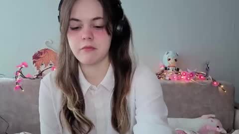 Momo online show from 03-21-26, 02:38