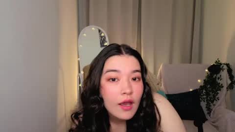 Momo online show from 05-24-26, 10:59