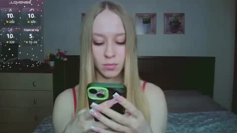 Snapshot of mona__liza chatting on 02-12-26, 04:35 Mona online show from 02-12-26, 04:35