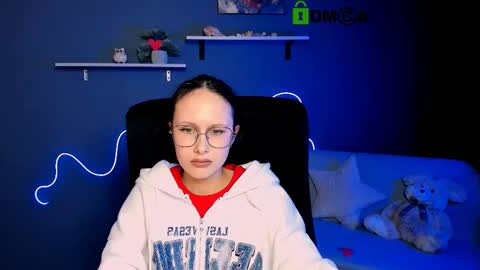 Mona  online show from 03-05-25, 04:02