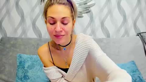 Mona online show from 02-15-25, 05:50