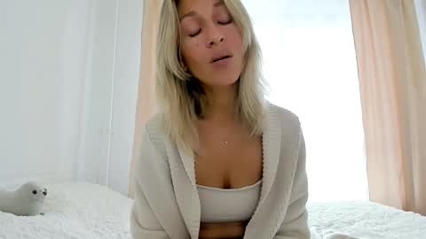 Mona online show from 09-12-25, 07:19