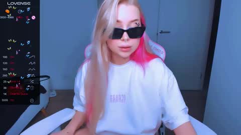   online show from 03-11-25, 03:12