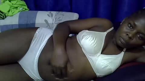 Snapshot of monarain chatting on 02-08-25, 08:52 mona online show from 02-08-25, 08:52