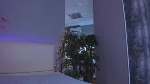 Monica online show from 04-15-26, 05:42