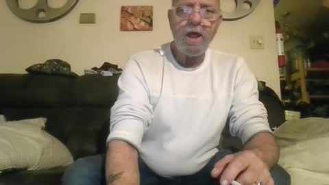 Snapshot of mondaymonday chatting on 12-15-24, 11:12 mondaymonday online show from 12-15-24, 11:12