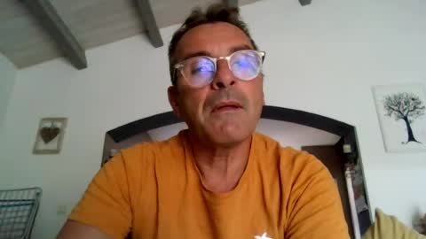 Snapshot of mondess69 chatting on 08-01-26, 01:10 mondess69 online show from 08-01-26, 01:10
