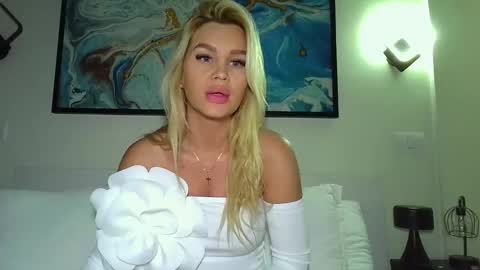 Monica online show from 01-22-25, 03:20