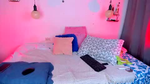 aleja      independent model       online show from 06-25-26, 03:27