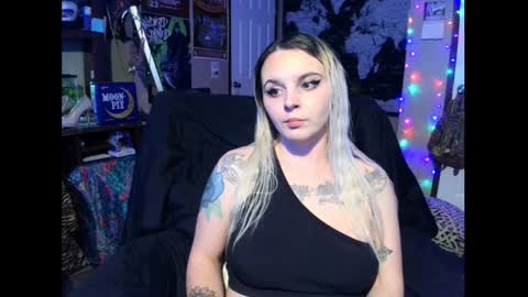 Snapshot of monica_lily chatting on 12-17-24, 06:53 Monica online show from 12-17-24, 06:53