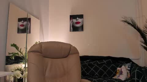 Snapshot of monica_vi chatting on 06-11-26, 06:55 Monica online show from 06-11-26, 06:55