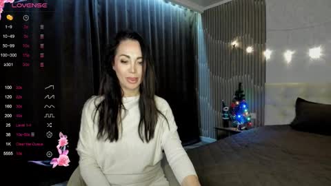 monica_weisss online show from 12-20-25, 04:14