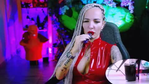 Monika online show from 11-28-25, 10:51