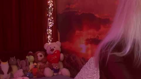 Monika    online show from 12-21-25, 02:51