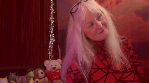 Monika    online show from 04-01-26, 02:01