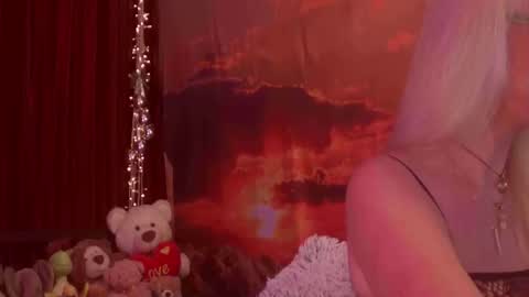 Snapshot of monicutex chatting on 05-01-26, 02:05 Monika online show from 05-01-26, 02:05