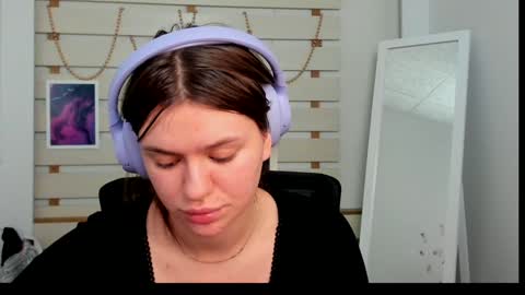 Monika online show from 01-28-25, 01:18