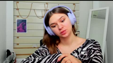 Monika online show from 02-04-25, 11:06