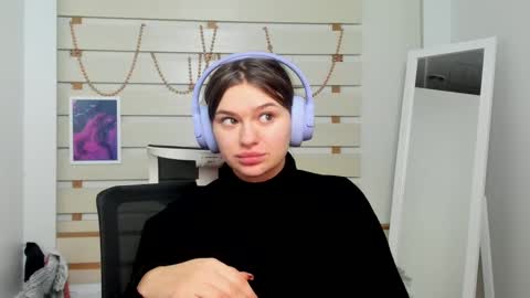 Monika online show from 02-09-25, 01:03