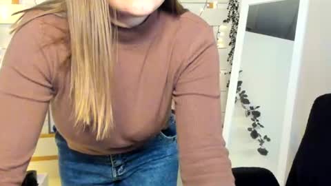 Monika online show from 11-25-25, 02:28