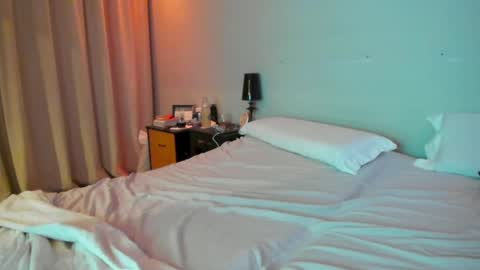 Snapshot of monikfree chatting on 02-04-25, 12:33 Monikfree online show from 02-04-25, 12:33