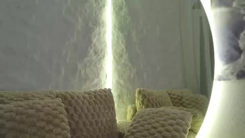 Snapshot of monique_a chatting on 06-12-26, 04:44 Ask me online show from 06-12-26, 04:44