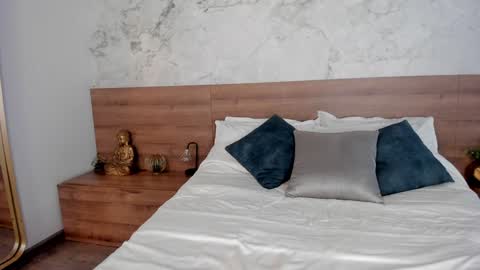 Monique  online show from 01-29-25, 07:11