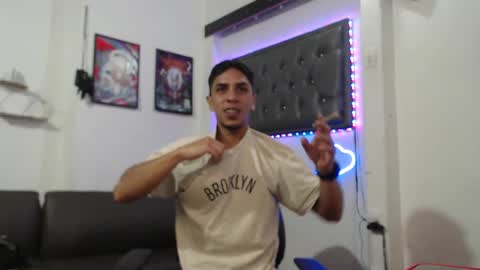 Snapshot of monkey_uchiha77 chatting on 01-17-25, 12:52 simon dice online show from 01-17-25, 12:52