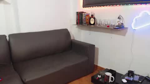 Snapshot of monkey_uchiha77 chatting on 02-11-25, 08:10 simon dice online show from 02-11-25, 08:10