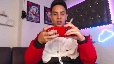 Snapshot of monkey_uchiha77 chatting on 03-07-25, 12:23 simon dice online show from 03-07-25, 12:23