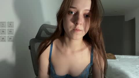 Snapshot of monnymoonn chatting on 05-30-26, 11:40 Mary online show from 05-30-26, 11:40