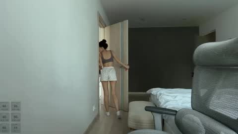 Snapshot of monnymoonn chatting on 06-07-26, 06:39 Mary online show from 06-07-26, 06:39