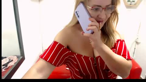 monserrat_diva online show from 05-16-26, 01:02