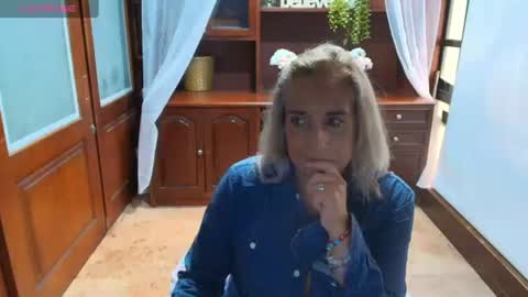 Snapshot of monserratgray chatting on 07-04-26, 01:06 MONSERRAT online show from 07-04-26, 01:06