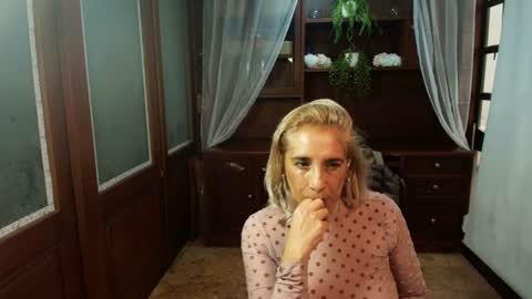 Snapshot of monserratgray chatting on 07-24-26, 12:25 MONSERRAT online show from 07-24-26, 12:25