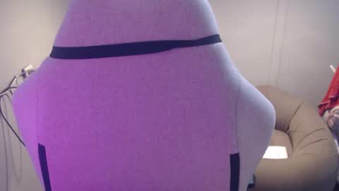 Snapshot of monstercockselfsuck chatting on 01-23-25, 10:22 ELYSE A SIMPLE GIRL online show from 01-23-25, 10:22