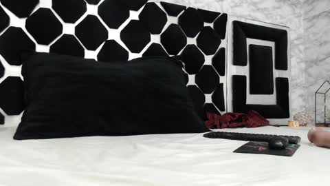 Linda Darling online show from 02-18-25, 01:32