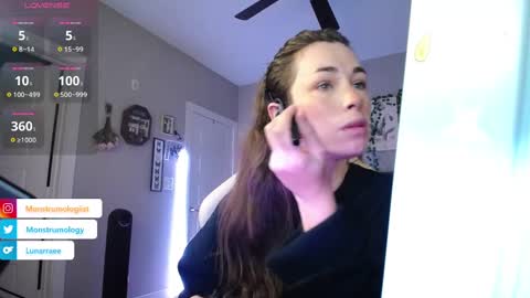 Lydia Mooney online show from 12-11-24, 01:26