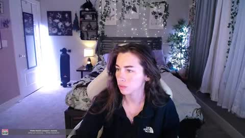 Lydia Mooney online show from 12-31-24, 12:32