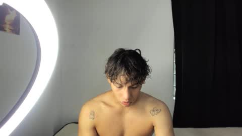 Snapshot of montes_juan chatting on 09-12-25, 07:03 montes_juan online show from 09-12-25, 07:03