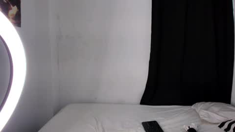 Snapshot of montes_juan chatting on 09-19-25, 07:03 montes_juan online show from 09-19-25, 07:03