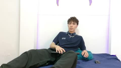 Snapshot of monyel_blake chatting on 05-21-26, 12:12 online show from 05-21-26, 12:12