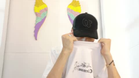 Snapshot of monyel_blake chatting on 06-01-26, 11:34 online show from 06-01-26, 11:34