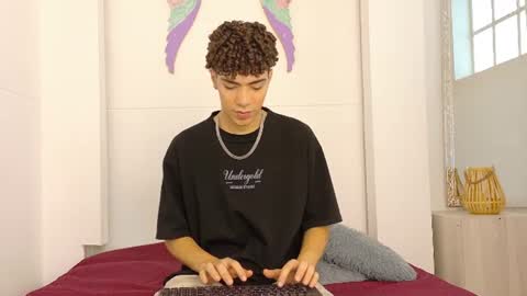 Snapshot of monyel_blake chatting on 07-06-26, 11:40 online show from 07-06-26, 11:40