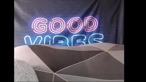 im Model Independent     you can support me with a followtip and thumbs up please its important for  you online show from 02-23-26, 08:12