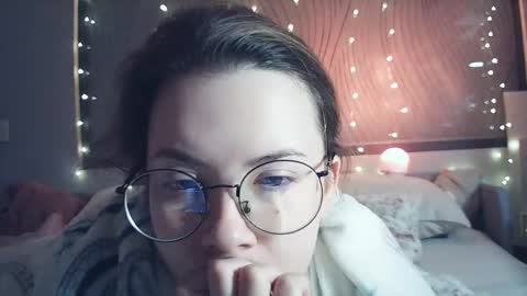 Snapshot of moodiemira chatting on 11-22-25, 01:04 moodiemira online show from 11-22-25, 01:04