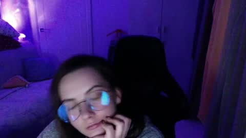 Snapshot of moodiemira chatting on 01-08-26, 08:22 moodiemira online show from 01-08-26, 08:22