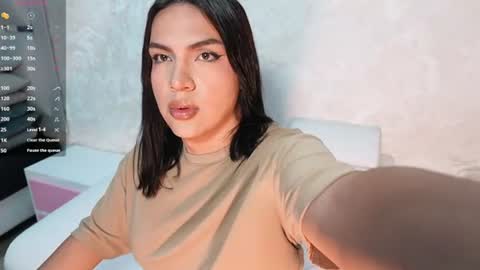 Snapshot of moom_ivy_ chatting on 07-27-26, 01:07 online show from 07-27-26, 01:07