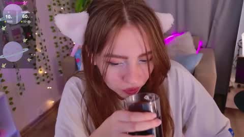 Moon  Bunny online show from 09-11-25, 03:45