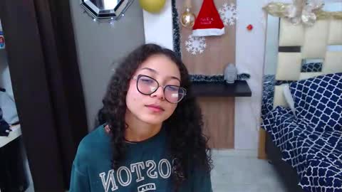 moon_and_fire_ online show from 11-24-25, 04:34